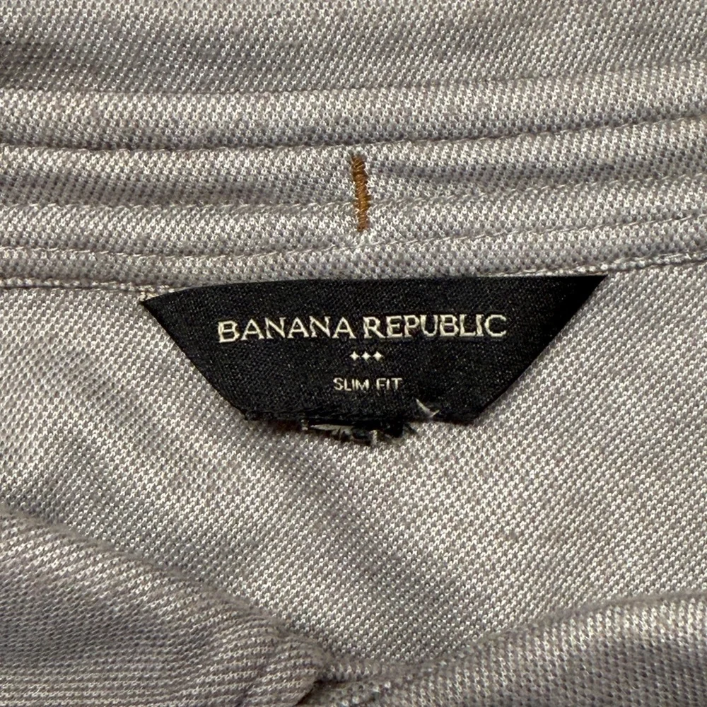 Banana Republic Men's Light Gray Button-Down Shirt